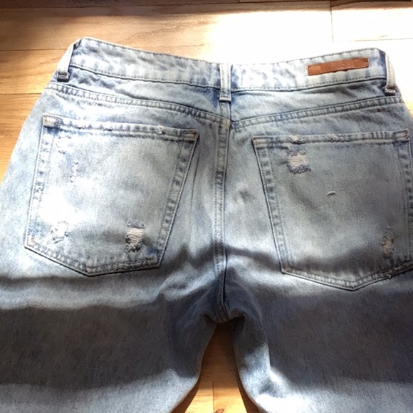 Distressed Jeans. - Picture 5 of 7